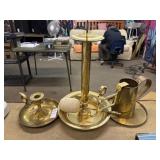 Lot of assorted brass pieces