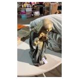 Mother Mary Praying Statue