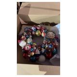 Vintage Christmas Bulb Decoration Wreath