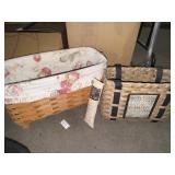 2 woven baskets and mini quilts pillow