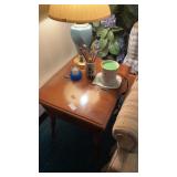 Vintage lift top dough box end table (no