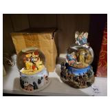 2 snow globes