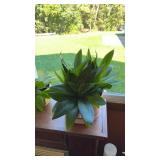 Plastic planter pot