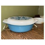 Vintage Pyrex Blue Horizon 2 1/2-quart oval