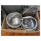 Box lot kitchen ware - variety