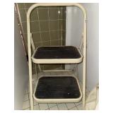 2 step stepstool