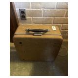Vintage Royal Quiet De Luxe typewriter