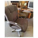 Padded adjustable swivel office chair