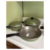 Vintage green Club Aluminium 3 piece cookware set