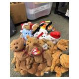 Lot of 21 Christmas beanie babies