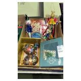 Tray Lot of Ornaments
