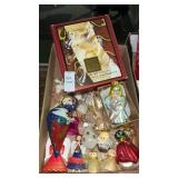 Tray lot of assorted ornaments