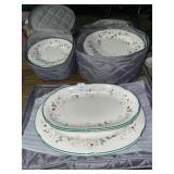 Pfaltzgraff Winterberry 4 serving platters, 13