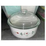 Pfaltzgraff Winterberry covered casserole dish