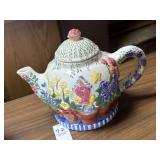BeaugArt floral teapot
