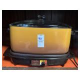 Vintage West Bend slo cooker with hot plate