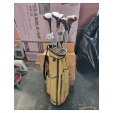 Golf bag with clubs