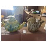 Lot of 2 ceramic teapots