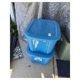 2 storage totes