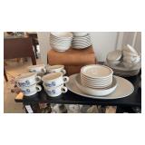 Pfaltzgraff Yorktowne Set