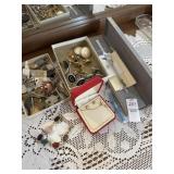 Lot of assorted keys, mens accessories and womens