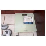 Vivitar Scale with Helping Handles