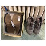 Womens bowling shoes and boots (brand new) size 8