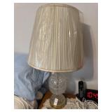 Set of 2 table lamps with glass base