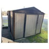 SMALL METAL FRAMED BUILDING / SHED