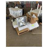 PALLET WITH ASSORTED GROW LIGHTS