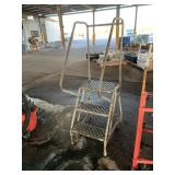 PORTABLE 3 STEP LADDER