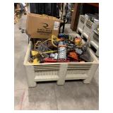 TOTE WITH ASSORTED WORK LIGHTS AND CORDS