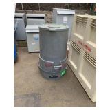 2 HEAVY DUTY GARBAGE CANS
