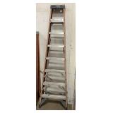 8' STEP LADDER