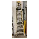 9' STEP LADDER