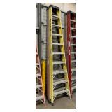 10' STEP LADDER