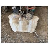 POLY 25 GALLON 12 VOLT SPRAY TANK