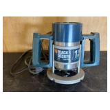 Black-Decker 1.5HP 2500RPM Router 10"X10"