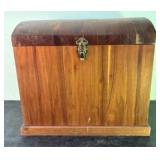 Cedar Chest With Internal Tray 12"X19"X17"