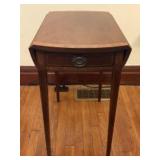 Federal-Style inlaid Pembroke Side Table - 28"x17"