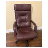 Leather Or Vinyl Rolling Office Chair 27"X29"X48"