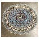 Round, Hand-knotted Tribal Indo Heriz Wool Rug fea