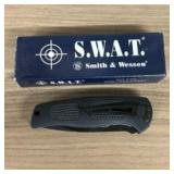 Smith-Wesson SW5000B Black Serrated Blade Pocket K