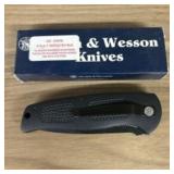 Smith-Wesson SW-3000B S.W.A.T. Serrated Blade Blac