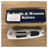 Smith-Wesson SW-3000 S.W.A.T. Serrated Blade Pocke