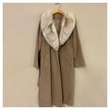 Vintage 1950s Wool Coat featuring a Prominent Fur