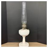 Vintage Model B Nu-Type Aladdin Lamp With Lincoln