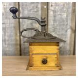 Vintage American Coffee Grinder - Hand Mill 7'X9'X