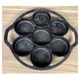 Cracker Barrel Cast Iron Biscuit pan - 10.5"