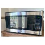 GE 1.1 Cubic Foot Stainless Steel Countertop Micro